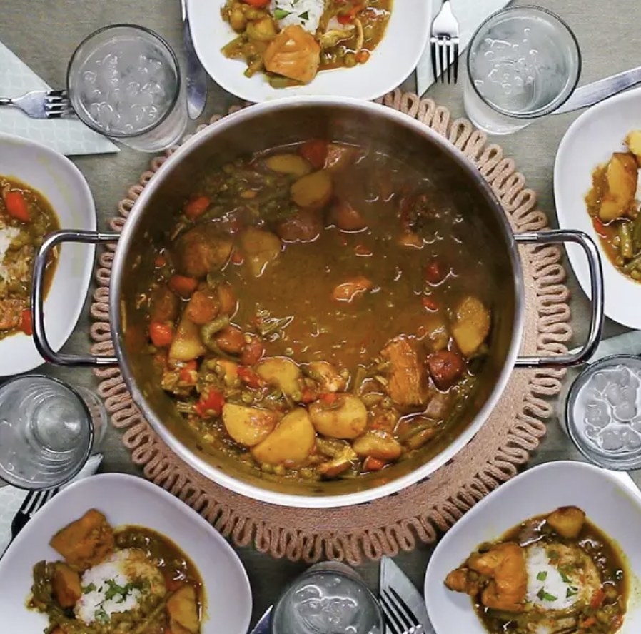 Pot of Nigerian curry chicken 