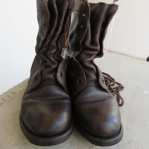 Pair SADF brown genuine leather army boots size 7. Army size