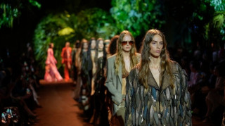 Φινάλε με Roberto Cavalli στην Εβδομάδα Μόδας του Ντουμπάι