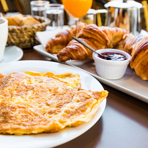 Omelette aux clémentines et raisins secs