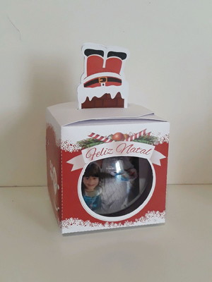 Caixa com bola de natal com foto