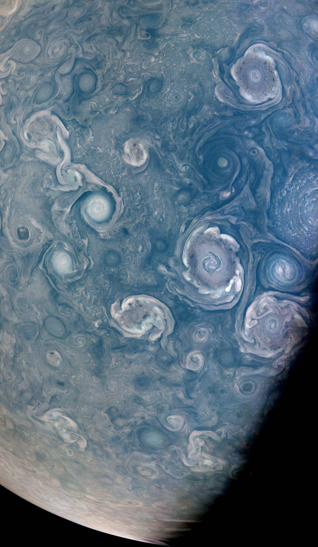 A vortex near Jupiter's North Pole, photographed by Junocam.  Photo = NASA/JPL-Caltech/SwRI/MSSS