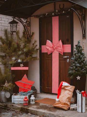 Premium Photo | Christmas decoration of the porch of the house ...