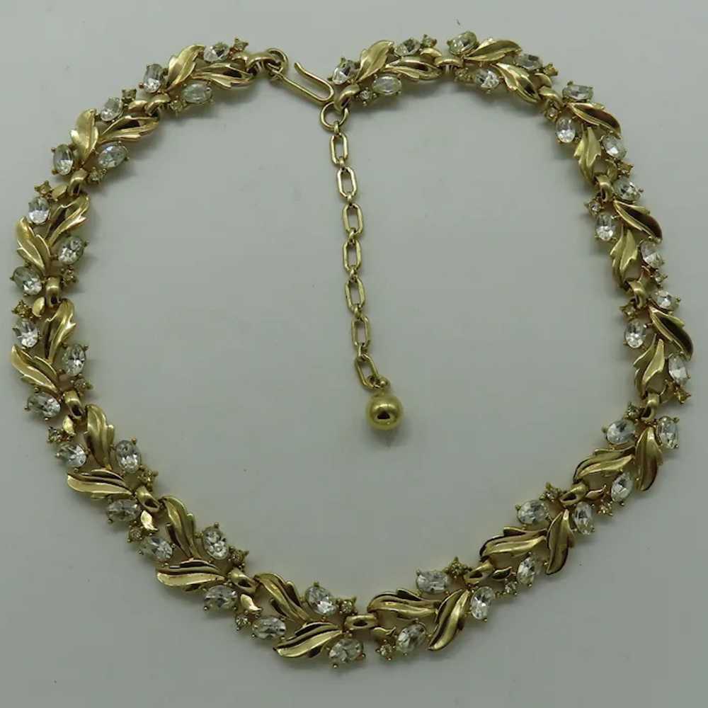 Lovely Trifari Rhinestone Leaf Necklace Gold tone - image 2