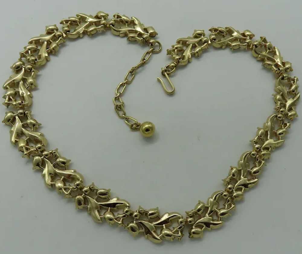 Lovely Trifari Rhinestone Leaf Necklace Gold tone - image 4