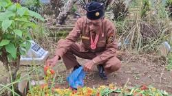 70 Tahun Pencarian, Veteran Perang Peristiwa Perobekan Bendera Belanda Temukan Makam Istri<