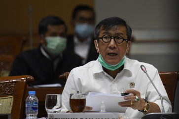 KPK slaps travel ban on Yasonna amid search for bribery fugitive Harun