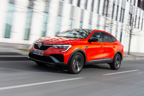 El Renault Arkana frente a sus rivales: CUPRA Formentor, Toyota C-HR y otros SUV llamativos por menos de 30.000 euros