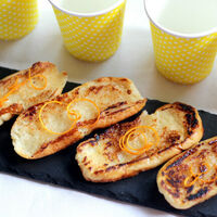 Torrijas sin freír especiales para niños. Receta de Semana Santa