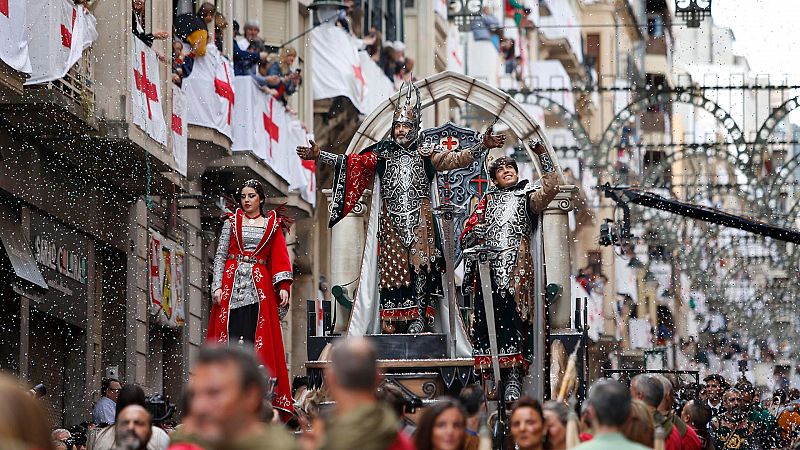 La Fiesta de Moros y Cristianos, una conmemoraci�n "hist�rica, l�dica y religiosa"