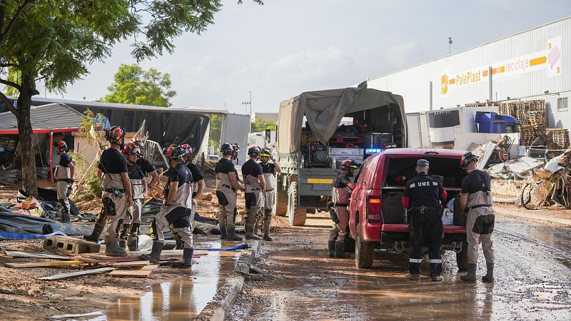 Los equipos de rescate siguen buscando v�ctimas y desaparecidos por la DANA en Valencia y Albacete