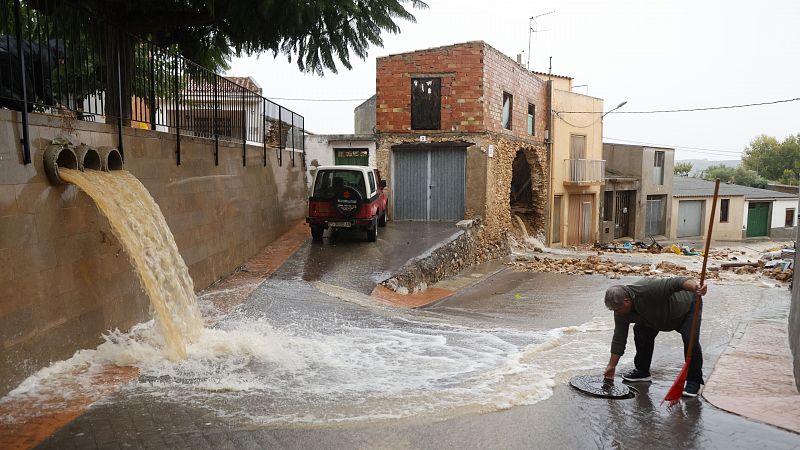 La DANA azota Castell�n: inundaciones y alertas para que la poblaci�n no salga de casa