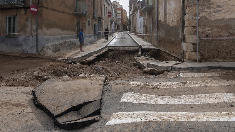 La DANA deja casas y calles inundadas, veh�culos atrapados y cortes de trenes y carreteras en toda Espa�a