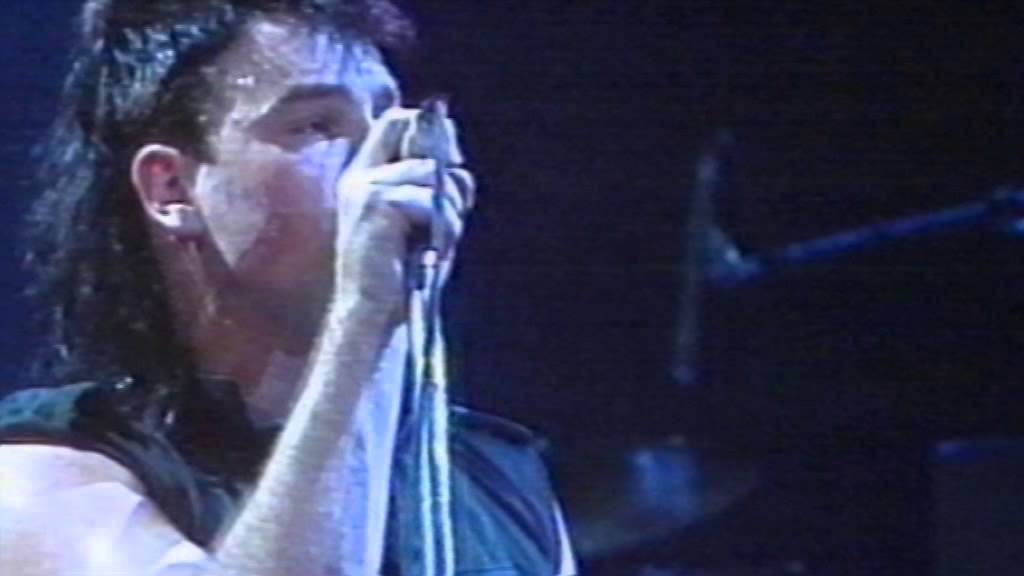 U2 October/New Year's Day Live 1984 - YouTube