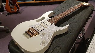 Video thumbnail for Ibanez Jem7V WH White Steve Vai Guitar (2004) - Up Close Video Review by Essex Recording Studios