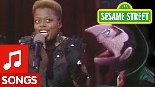 Sesame Street: Transylvania 1-2-3-4-5 Song