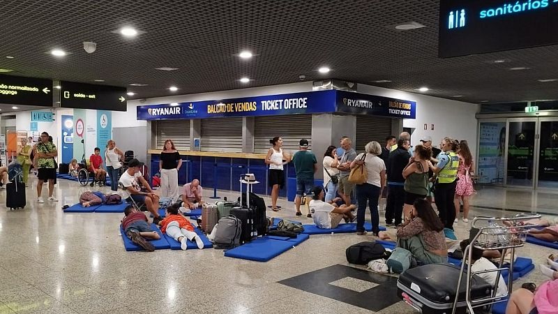 14 horas - Los fuertes vientos en Madeira generan importantes cancelaciones en el aeropuerto portugués - Escuchar ahora