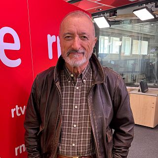 Arturo Pérez-Reverte presenta su nueva novela 'La isla de la mujer dormida'