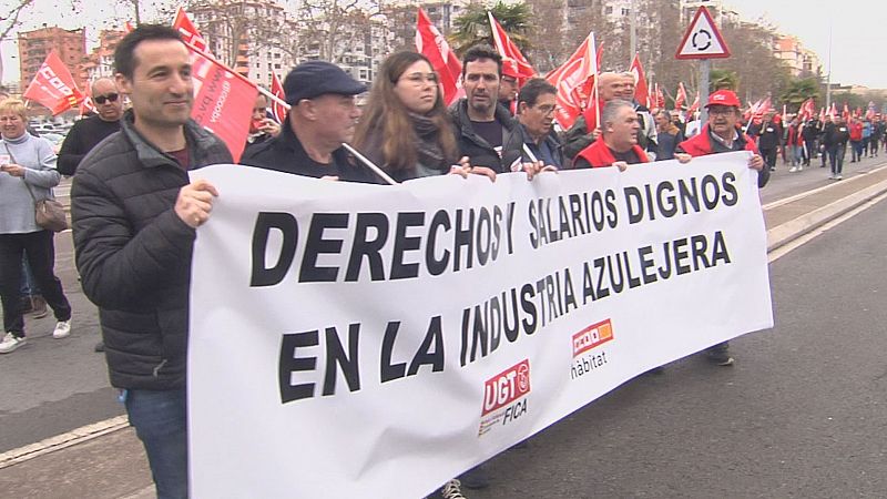 Treballadors del sector cer�mic protesten pel bloqueig en la negociaci� del conveni