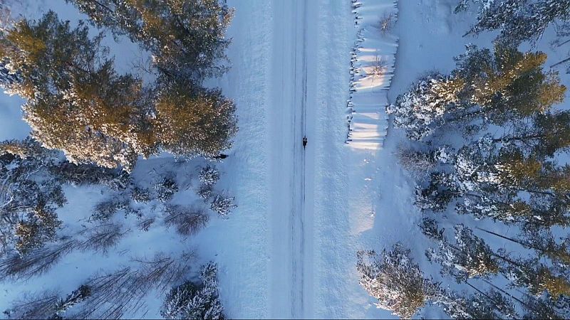 La aventura de Daniel Sanz en bici para entregar a Papa Noel las cartas de ni�os afectados por la dana