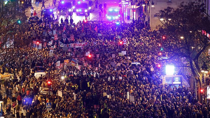 Tercera manifestaci�n en dos meses contra la gesti�n de Maz�n de la dana