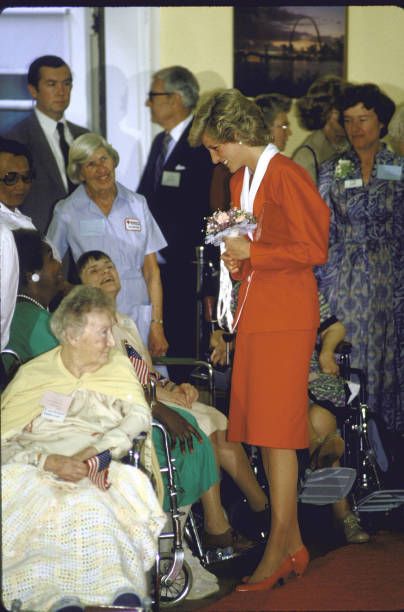 Princess Diana at a state dinner in Canberra - 7 November 1985 - FamousFix