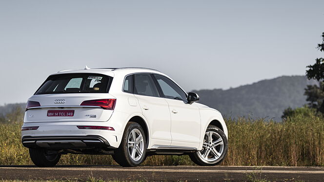 Audi Q5 Right Rear Three Quarter