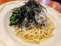 料理メニュー写真 しらすと梅とほうれんそうの和風青じそ醤油パスタ