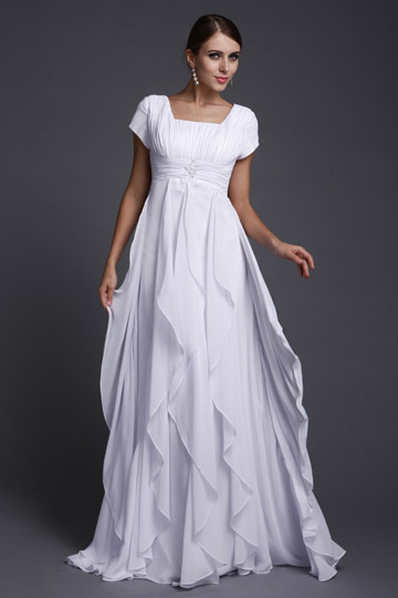 Robe de soirée longue ruché à volants en mousseline blanche