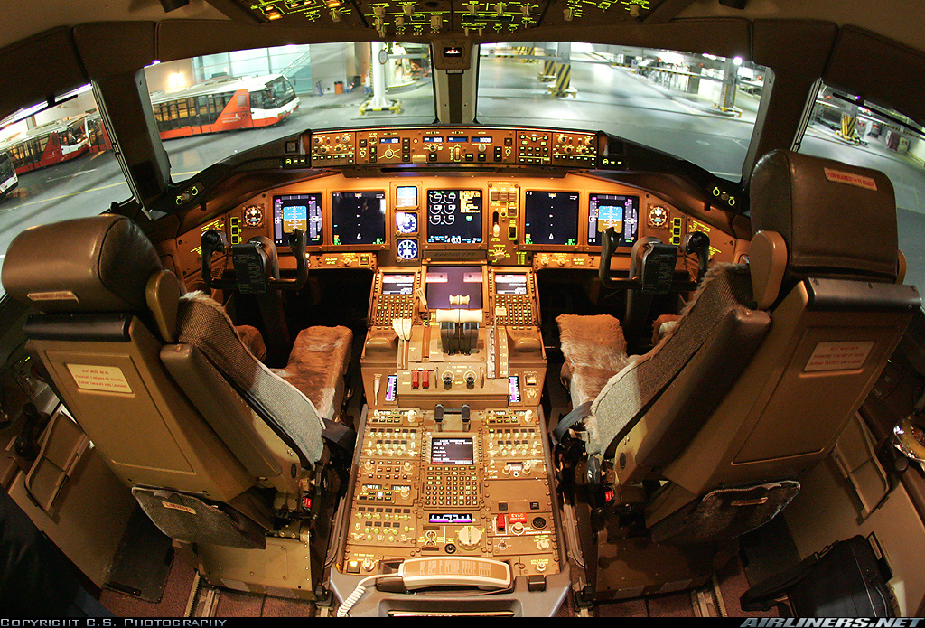 Boeing 777x Cockpit