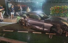 Pupus Sudah Toyota Supra MK5 Hantam Tiang Lampu Jalan, Vario Remuk Ini Kronologinya