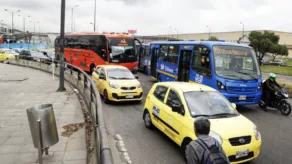 importación buses y taxis Ecuador