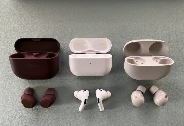 earbuds for travelers