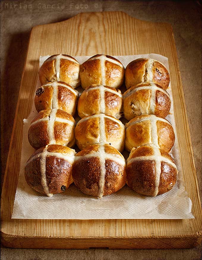 hot cross buns