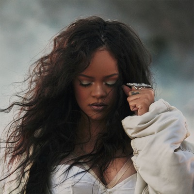 Hör dir Rihanna an, schau dir Musikvideos an, lies die Biografie, finde Tourdaten und mehr!