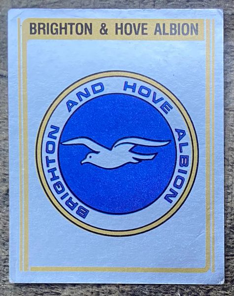 1980 ORIGINAL UNUSED PANINI FOOTBALL 80 STICKER BRIGHTON AND HOVE ALBION BADGE 52