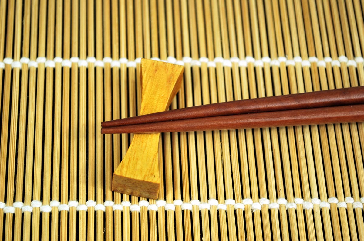 Chopstick Etiquette Japan (infographic)