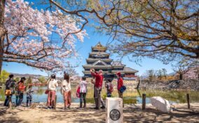 Sightseeing scenery that simply shows the weather in Nagano in April1