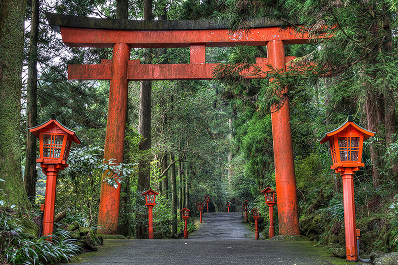 Hakone Shrine Travel Guide (Info + 14 HDR Photos)