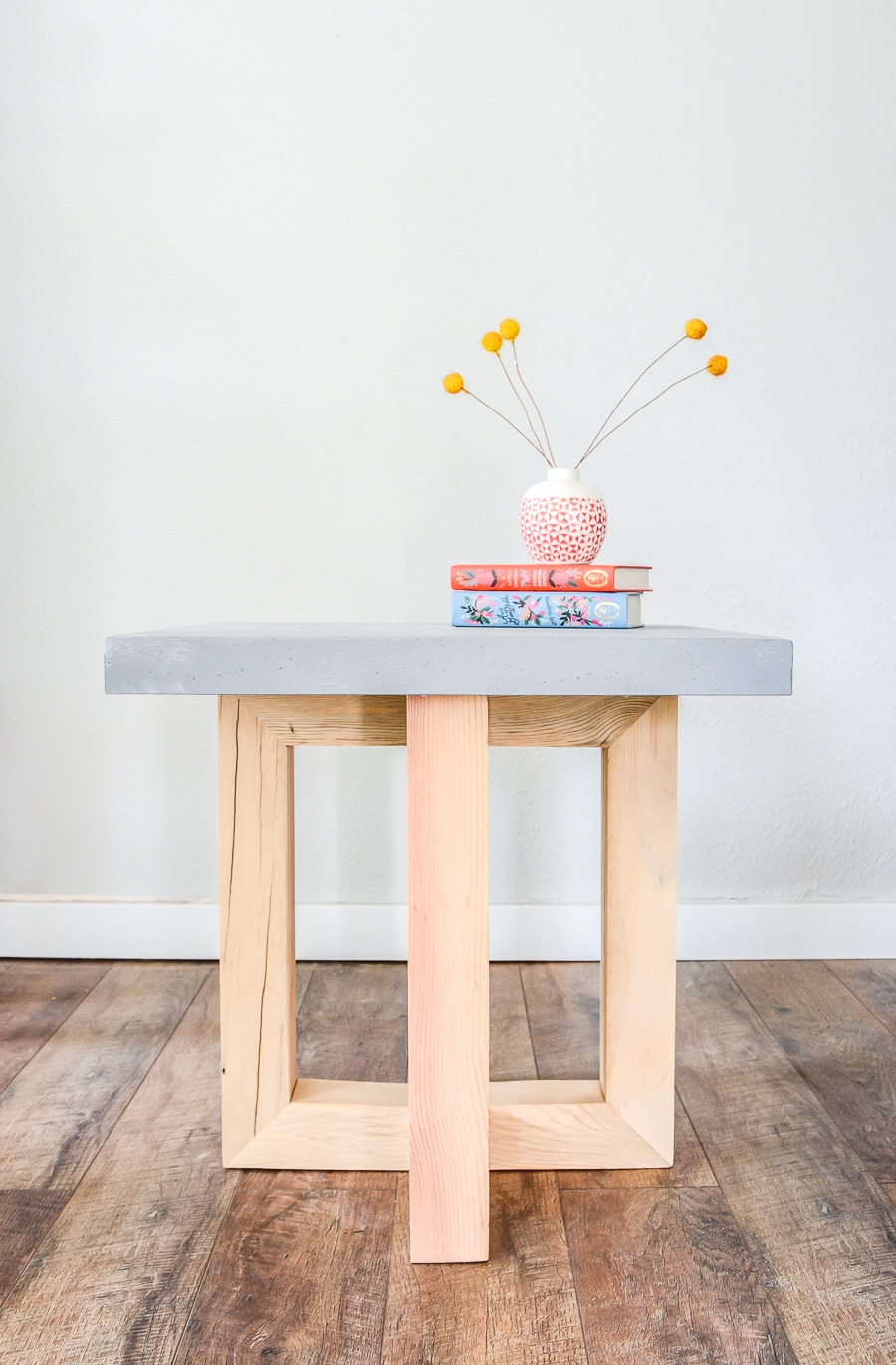 How to make a DIY geometric concrete and wood side table