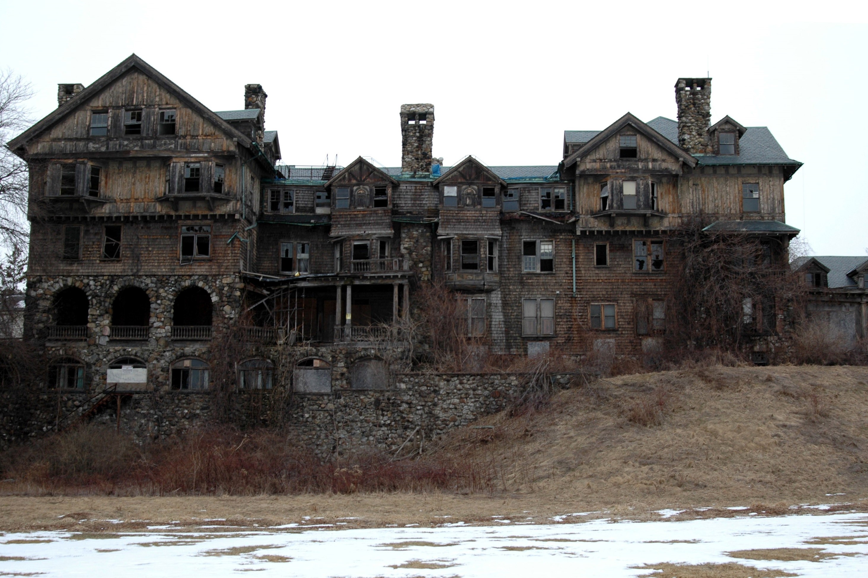 Decrepit Old Mansion [Creepy Picture] | This Is The Story Of...