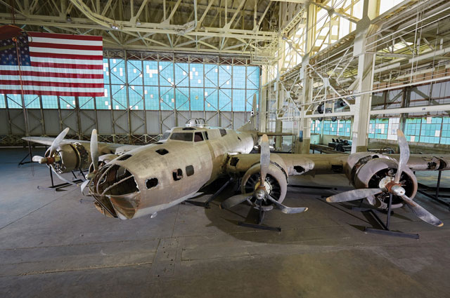 Boeing B-17E Flying Fortress (Multiengine Bomber)