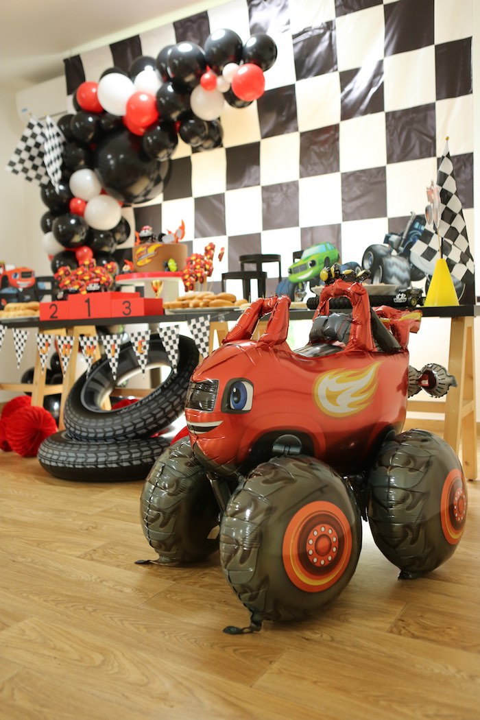 Blaze and the Monster Machines Birthday Party Supplies and Theme Ideas💟 ...