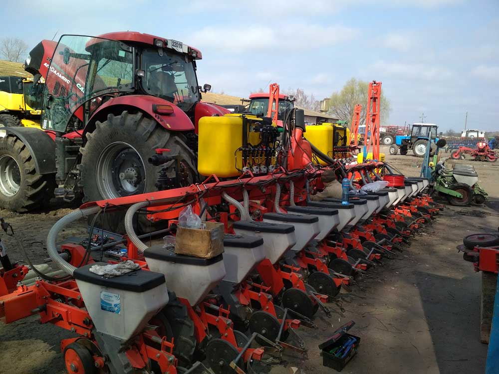 Kuhn Planter 3, a modernized for fertilizer application