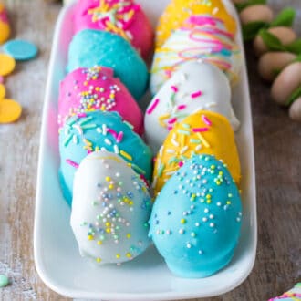 A white platter with the Easter Oreo Balls on.