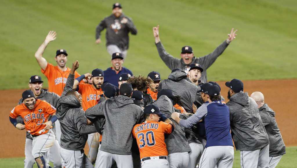 Cheering fans greet World Series champion Houston Astros