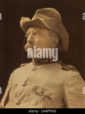 Colonel Theodore Roosevelt, Head and Shoulders Portrait in Military Uniform, Montauk, New York, USA, Photograph by Benjamin J. Falk, October 1898 Stock Photo