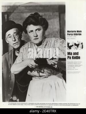 MA AND PA KETTLE (1949) PERCY KILBRIDE  MARJORIE MAIN  CHARLES LAMONT (DIR)  MOVIESTORE COLLECTION LTD Stock Photo