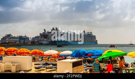 Philipsburg Beach and cruise ships on the island of Saint Martin in the Caribbean Stock Photo