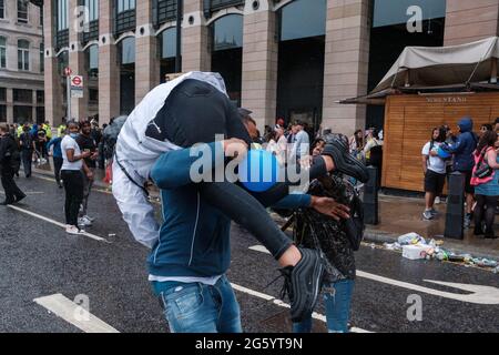 London rave scene came out in the masses to how they’ve been ignored by the government - large events can happen but the clubs & bars still cannot hap Stock Photo